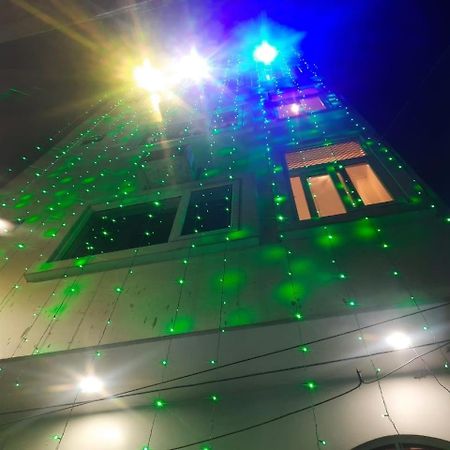 Hotel Blue Star Waranasi Zewnętrze zdjęcie