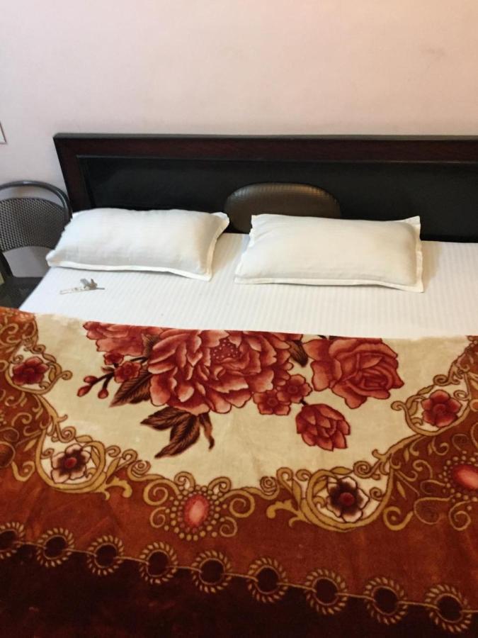 Hotel Blue Star Waranasi Zewnętrze zdjęcie