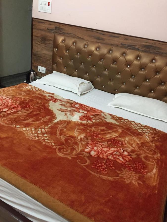 Hotel Blue Star Waranasi Zewnętrze zdjęcie